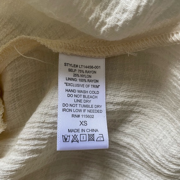 All in Favor Peplum Top/Blouse Size XS NWT Never worn - Picture 5 of 7